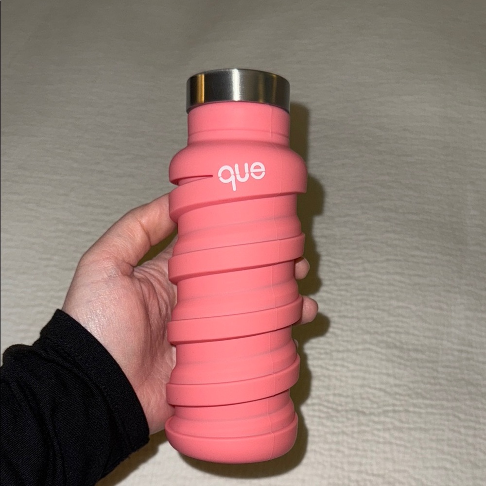NWT Que Collapsible Silicone Water Bottle, 12 oz
